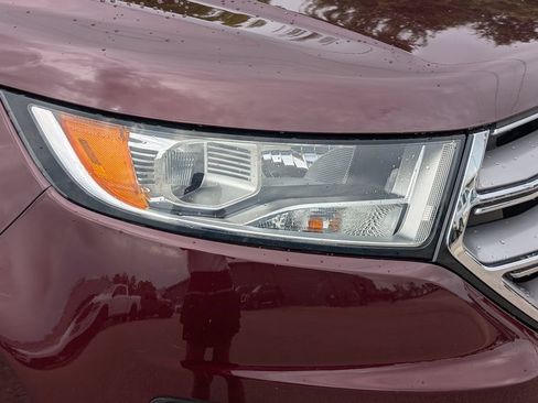 Used 2017 Ford Edge Titanium w/ Technology Package AWD/4WD image 5