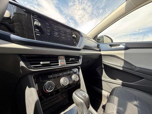 Used 2023 Volkswagen Taos SE w/ Panoramic Sunroof Package FWD image 13