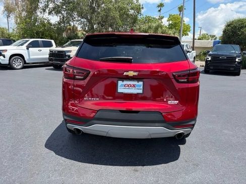 Used 2025 Chevrolet Blazer LT FWD image 5