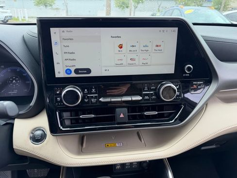 Used 2023 Toyota Highlander Limited image 30