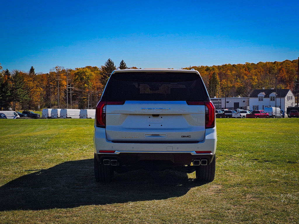 New 2027 GMC Yukon Denali w/ Denali Reserve Package AWD/4WD image 4