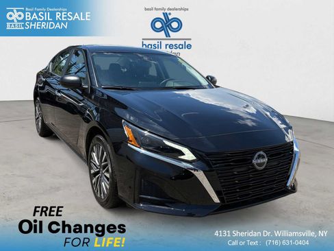 Used 2025 Nissan Altima 2.5 SV AWD/4WD image 1