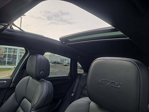 Certified 2024 Porsche Macan GTS image 4