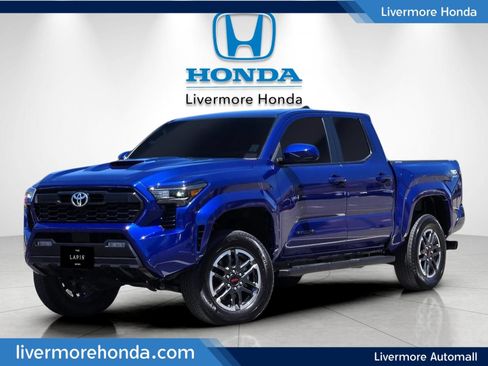 Used 2025 Toyota Tacoma TRD Sport AWD/4WD image 1