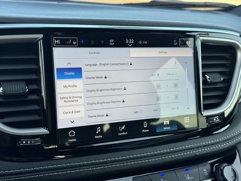 New 2026 Chrysler Pacifica Select AWD/4WD image 25