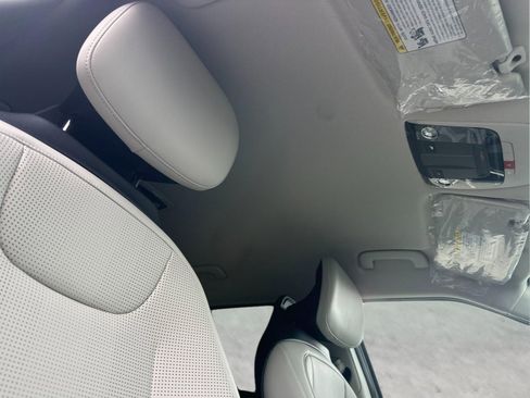 New 2025 Kia EV6 Wind image 17