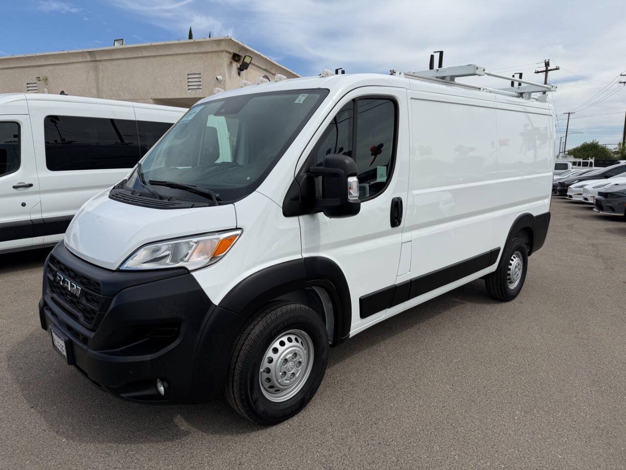 Used 2025 RAM ProMaster 1500 w/ Safety Group FWD image 4
