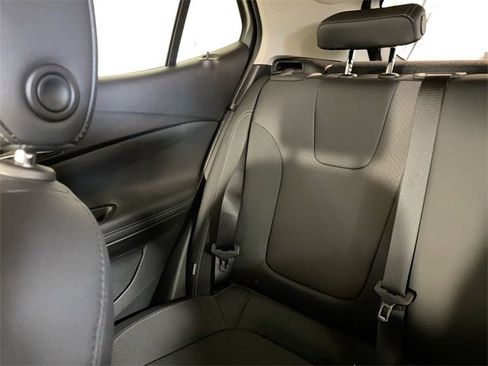 Used 2022 Buick Encore GX Preferred w/ Cold Weather Comfort Package image 12