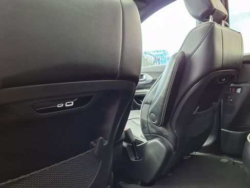 Used 2025 Chrysler Pacifica Limited FWD image 25