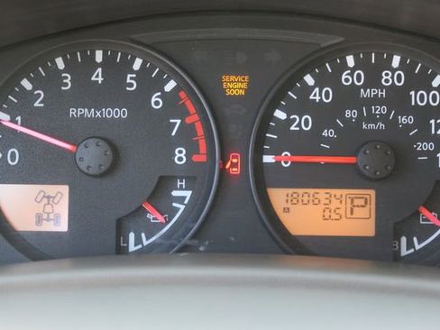 Used 2005 Nissan Frontier SE image 9