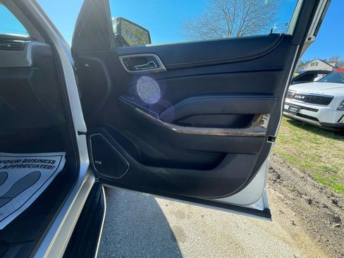 Used 2017 GMC Yukon Denali w/ Open Road Package image 28