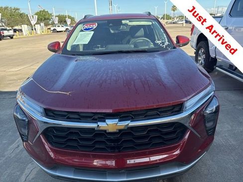 Used 2025 Chevrolet Trax LT FWD image 5