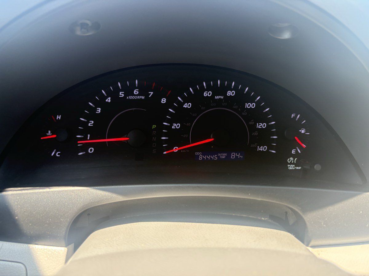 Used 2011 Toyota Camry LE FWD image 22