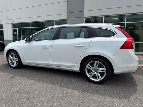 Used 2015 Volvo V60 T5 Premier FWD image 8