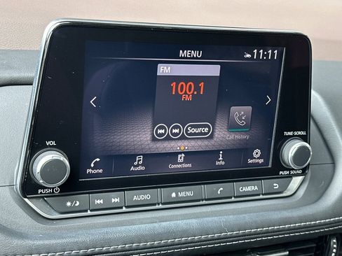 Used 2023 Nissan Rogue SV w/ SV Premium Package image 21