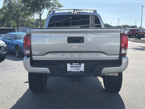 Used 2022 Toyota Tacoma SR5 w/ Technology Package RWD image 20