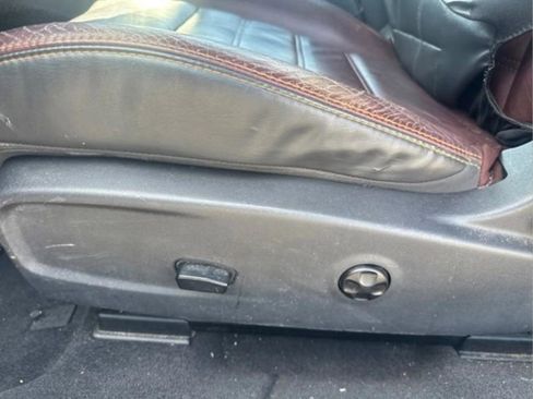 Used 2014 Dodge Challenger R/T RWD image 9