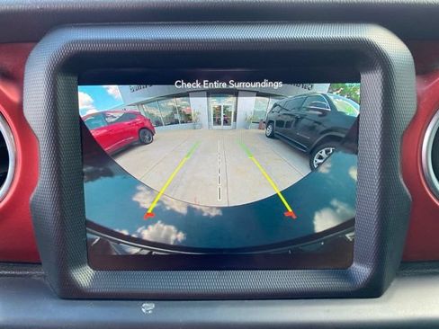 Used 2022 Jeep Wrangler Unlimited Rubicon w/ Dual Top Group AWD/4WD image 21