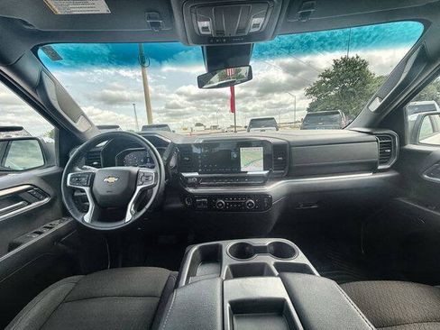 Used 2025 Chevrolet Silverado 1500 LT RWD image 19