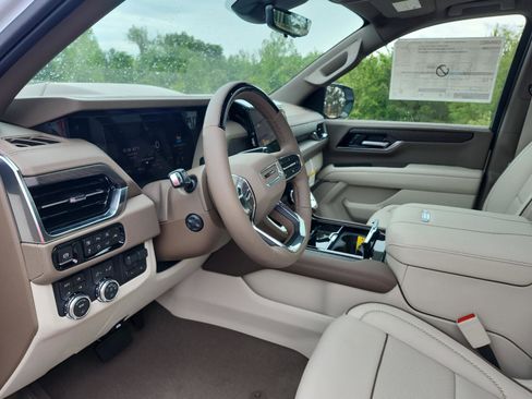 New 2026 GMC Yukon XL Denali AWD/4WD image 13
