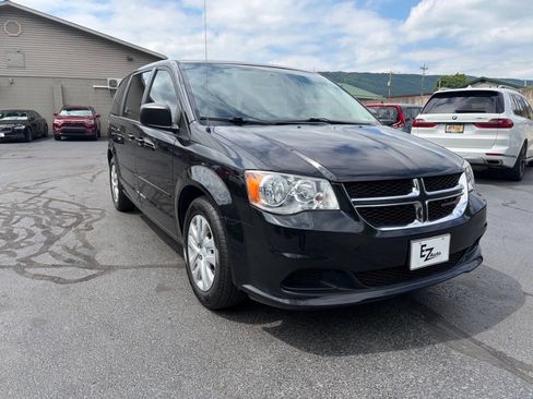 Used 2015 Dodge Grand Caravan SE w/ Quick Order Package 29E SE FWD image 2