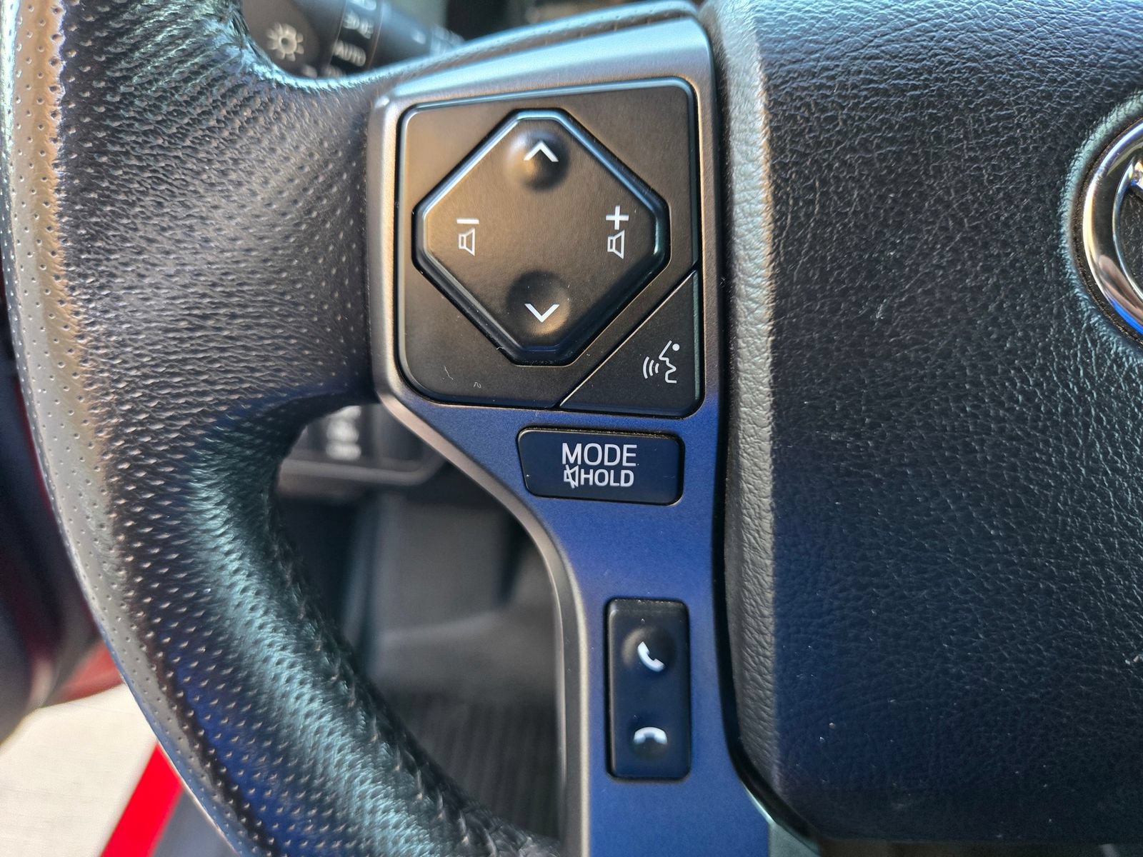 Used 2021 Toyota Tacoma TRD Off-Road AWD/4WD image 12