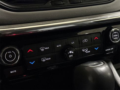 Used 2022 Jeep Compass Limited image 15