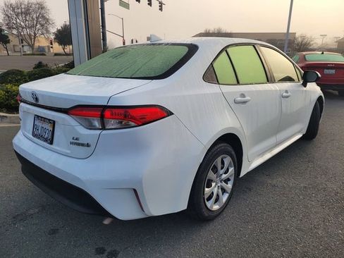 Used 2023 Toyota Corolla LE image 4