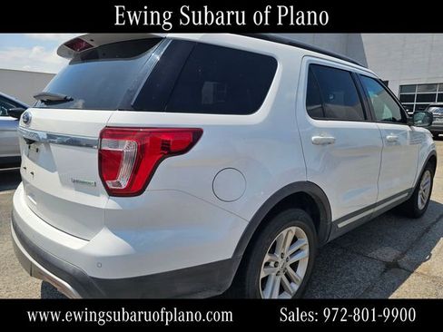 Used 2017 Ford Explorer XLT w/ Equipment Group 202A FWD image 4