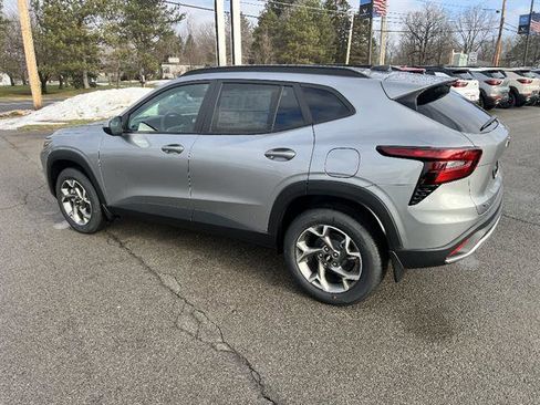 New 2026 Chevrolet Trax LT w/ Driver Confidence Package FWD image 3
