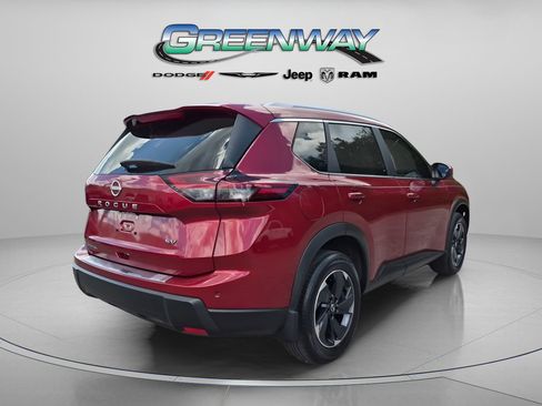 Used 2024 Nissan Rogue SV w/ SV Premium Package FWD image 3