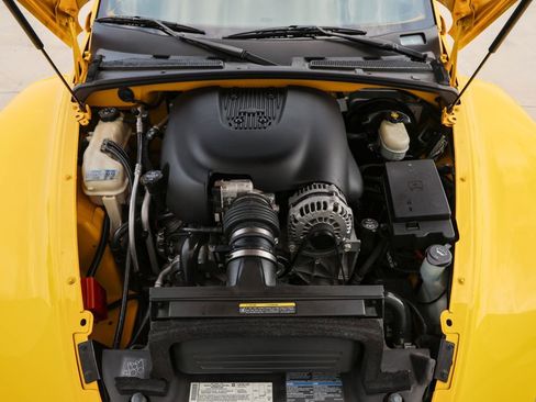 Used 2006 Chevrolet SSR w/ Preferred Equipment Group RWD image 16