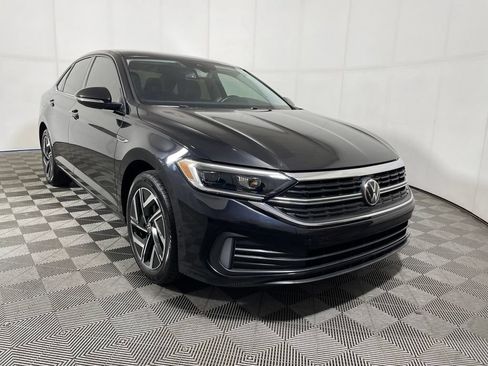 Certified 2023 Volkswagen Jetta SEL FWD image 2