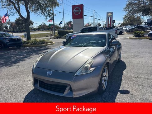 Used 2011 Nissan 370Z Touring w/ Sport Pkg image 3
