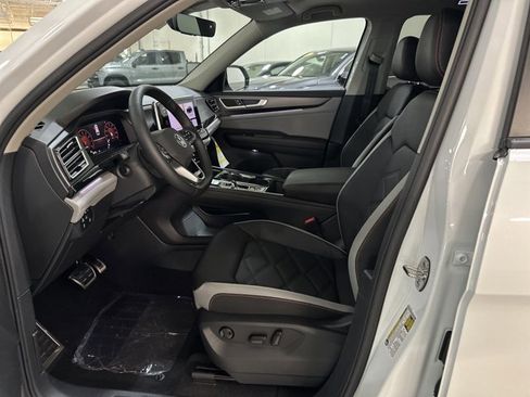 New 2026 Volkswagen Atlas Peak Edition image 16