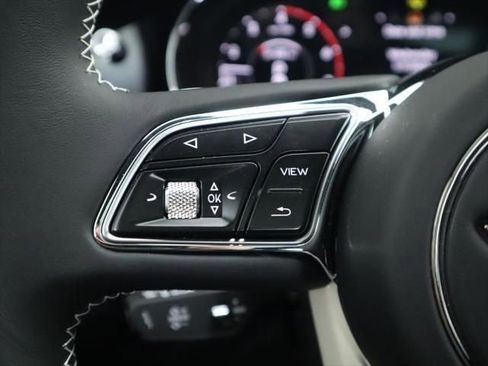 New 2025 Bentley Bentayga Extended Wheelbase image 11