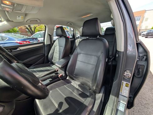 Used 2015 Volkswagen Passat 1.8T Limited Edition image 16