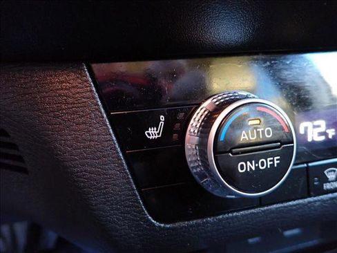 Used 2024 Mitsubishi Outlander SE image 22