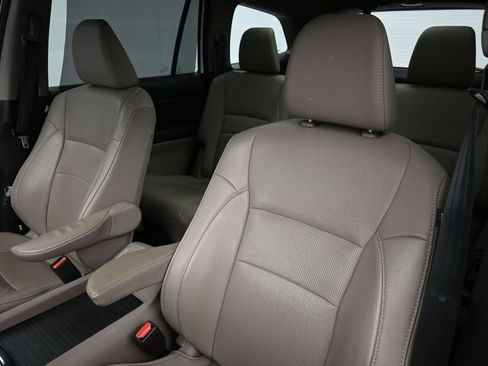 Used 2019 Honda Pilot Elite image 5