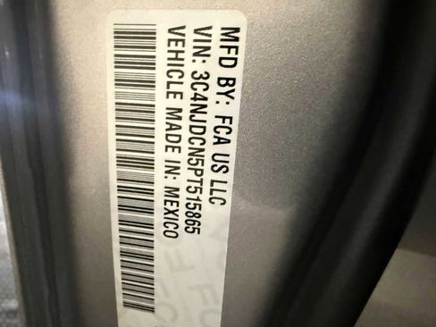 Used 2023 Jeep Compass Limited image 38