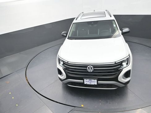 New 2026 Volkswagen Atlas Peak Edition image 14