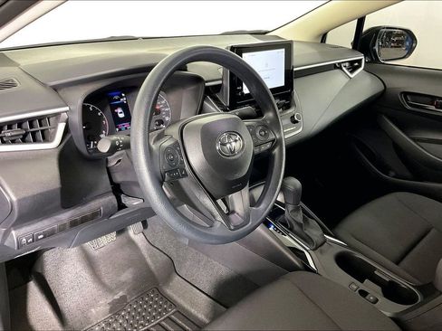 Used 2025 Toyota Corolla LE image 18