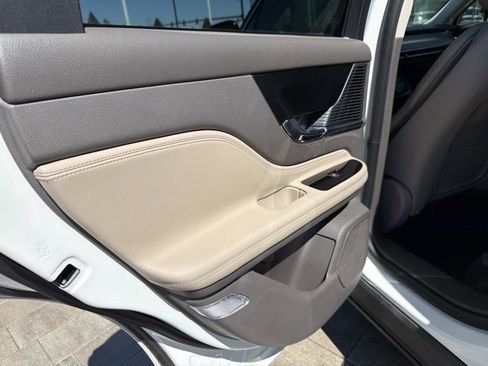 Certified 2020 Lincoln Corsair FWD w/ Premium Package image 17