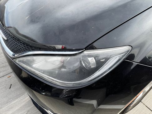 Used 2017 Chrysler Pacifica Touring Plus w/ Tire & Wheel Group image 4