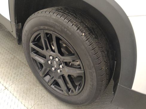 Used 2022 Chevrolet Traverse LS w/ LPO, Blackout Package FWD image 31
