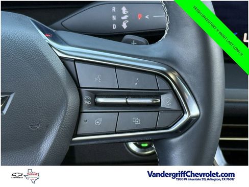 Certified 2025 Chevrolet Traverse LT FWD image 13