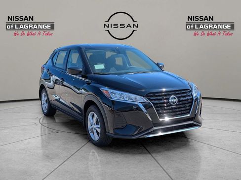 New 2025 Nissan Kicks Play S image 3