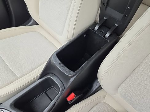 Used 2021 Buick Encore GX Preferred w/ Cold Weather Comfort Package FWD image 32