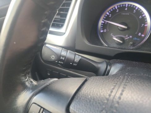 Used 2019 Toyota Highlander XLE image 22