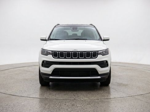 Used 2025 Jeep Compass Limited AWD/4WD image 2